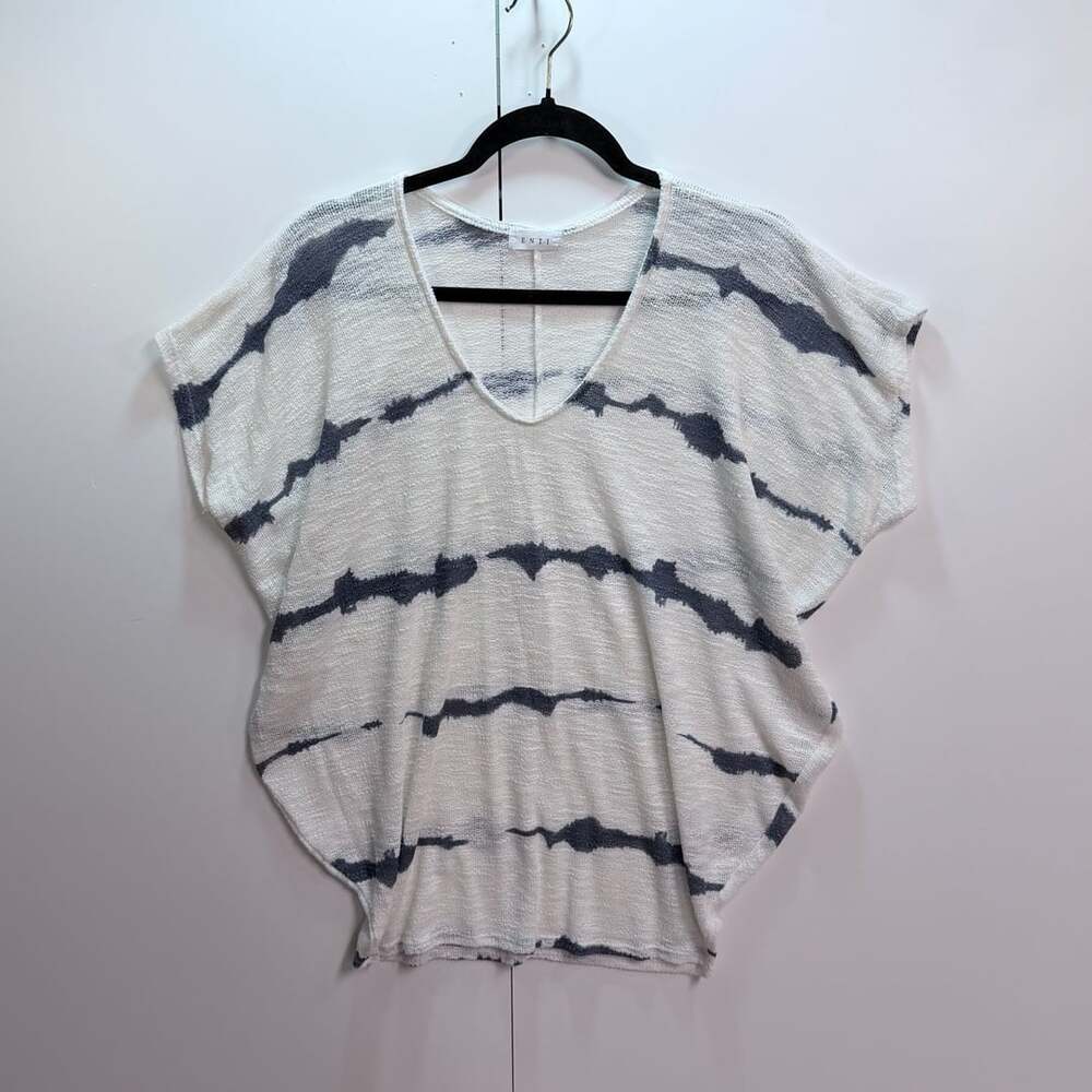 Enti V-Neck Striped Dolman Short Sleeve Lightweight Top